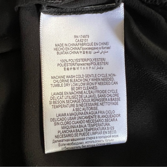 BCBGMAXAZRIA Surplice Neck Pleated Asymmetrical Sleveless Blouse (Black) Small - Picture 5 of 9